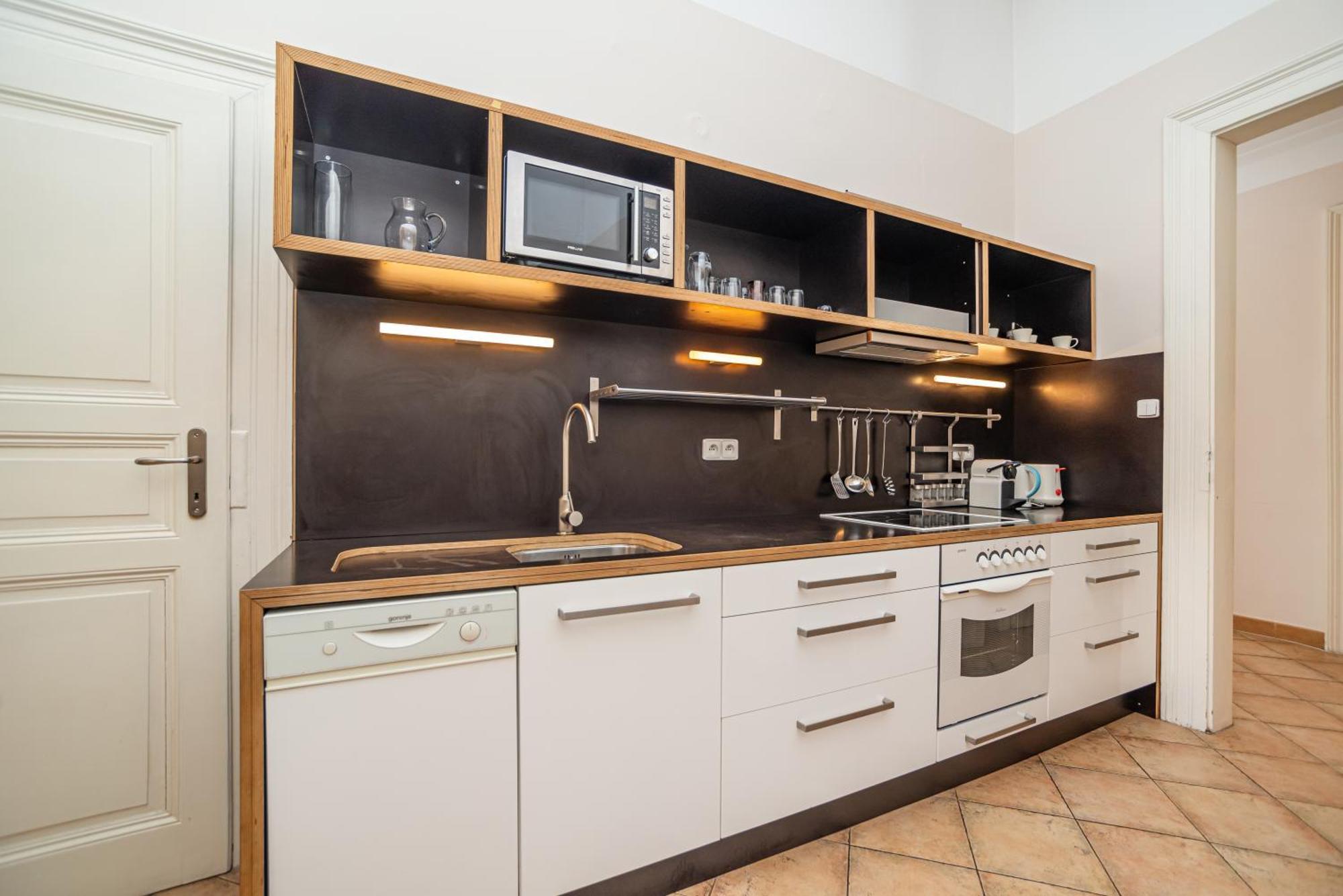 Large And Modern Apartment In The Heart Of Praga Exterior foto