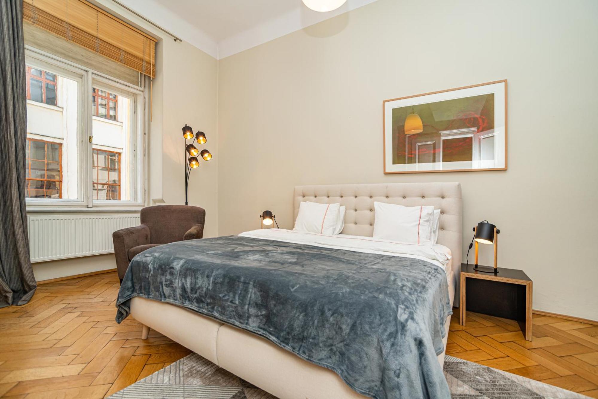 Large And Modern Apartment In The Heart Of Praga Exterior foto