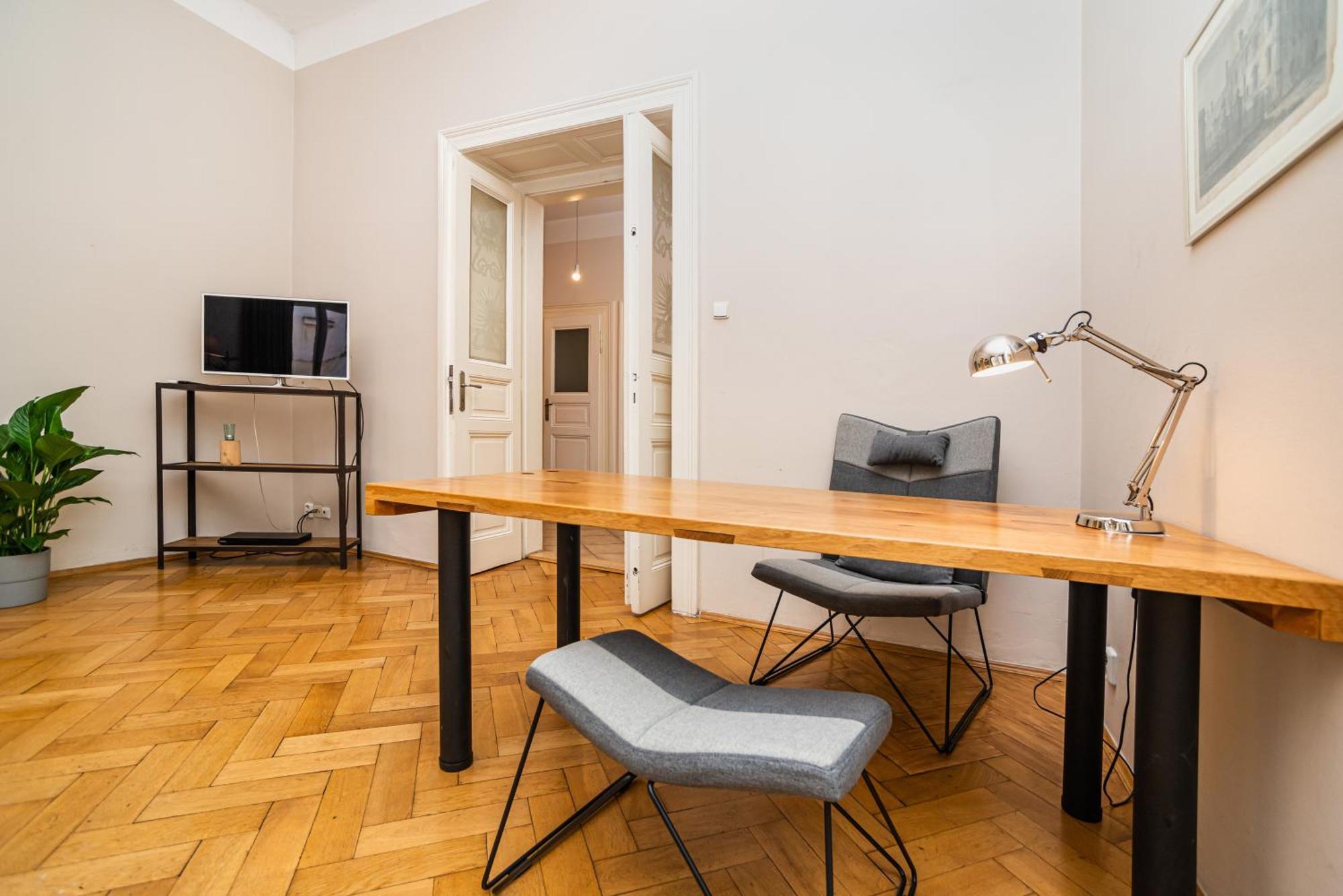 Large And Modern Apartment In The Heart Of Praga Exterior foto