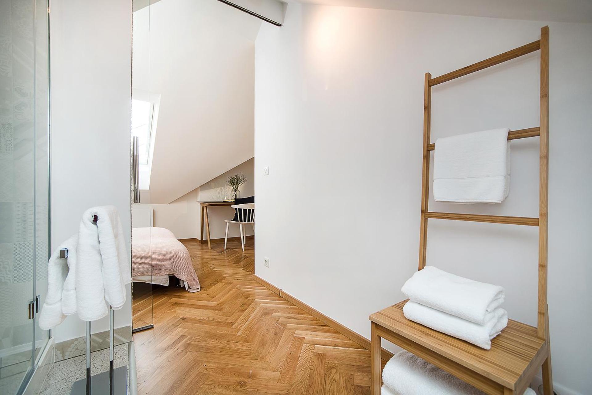 Large And Modern Apartment In The Heart Of Praga Exterior foto